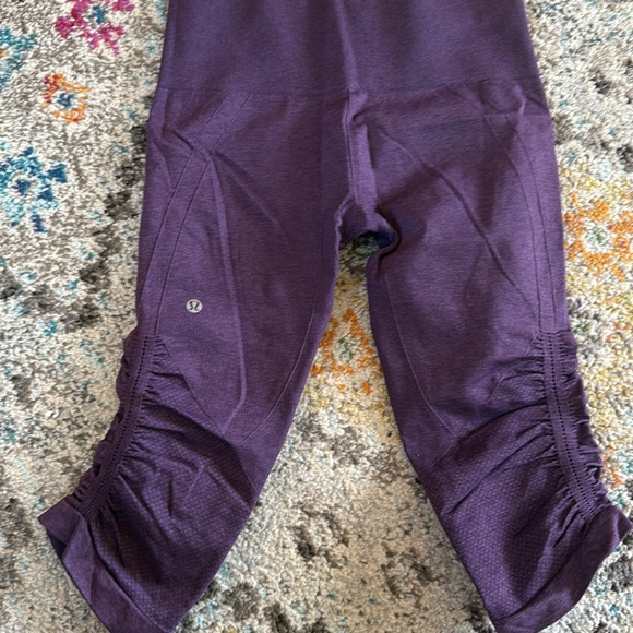Lululemon pant - Picture 3 of 6